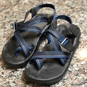 Men’s Chacos Blue with Toe Loop